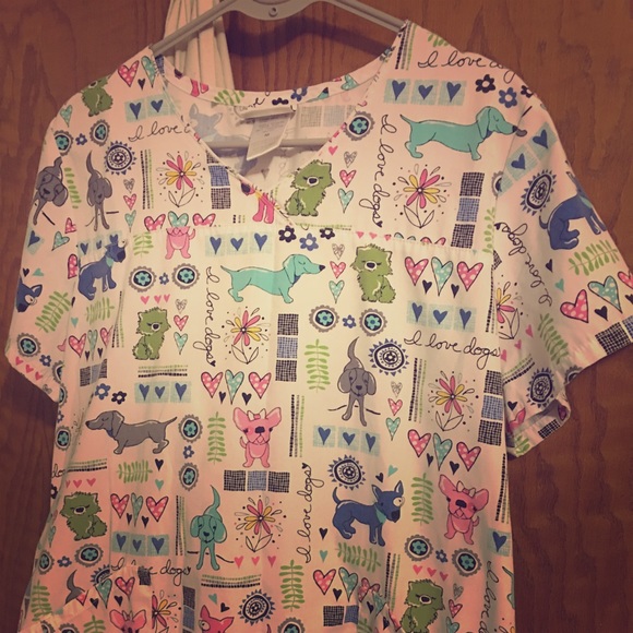 Scrub Top -Love Dogs - Picture 1 of 2